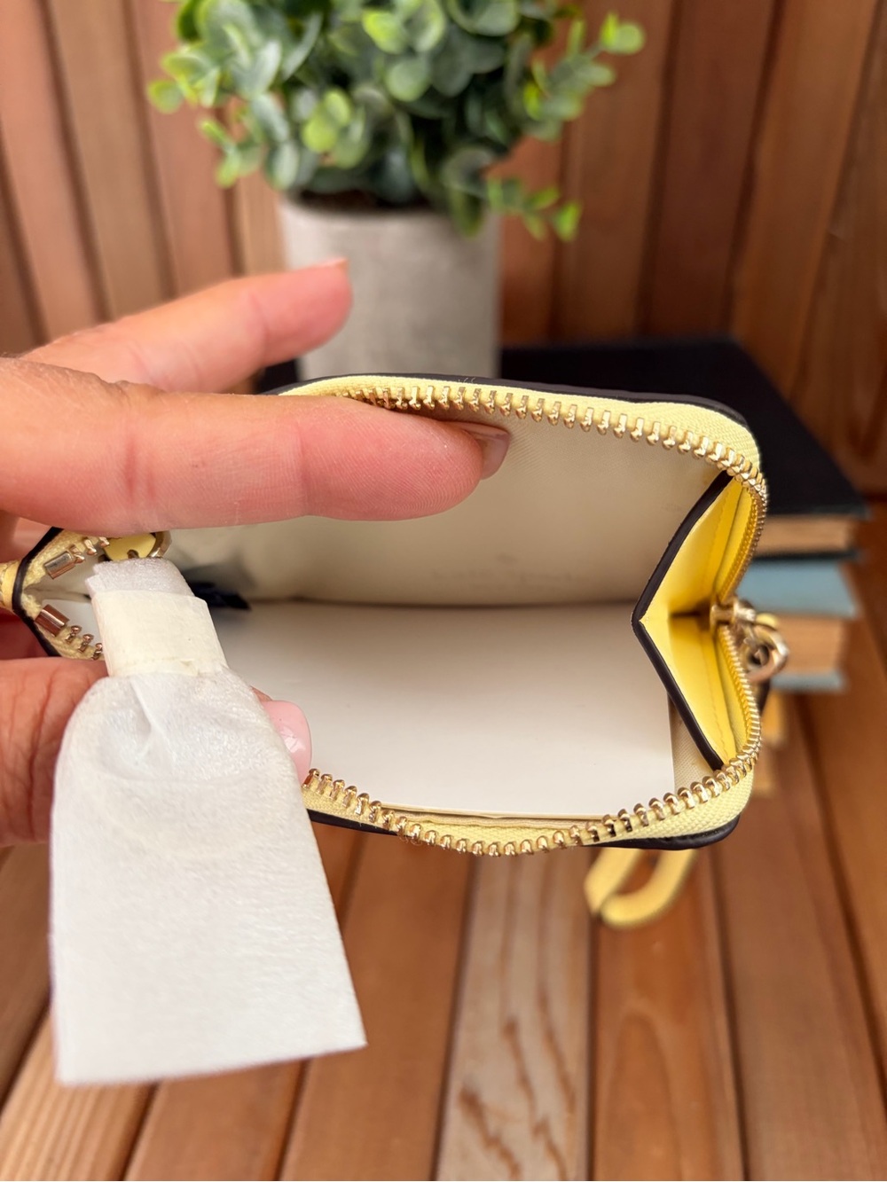 kate spade Pebbled Leather Wristlet Card Case in Yellow with Gold Hardware - Picture 6 of 9